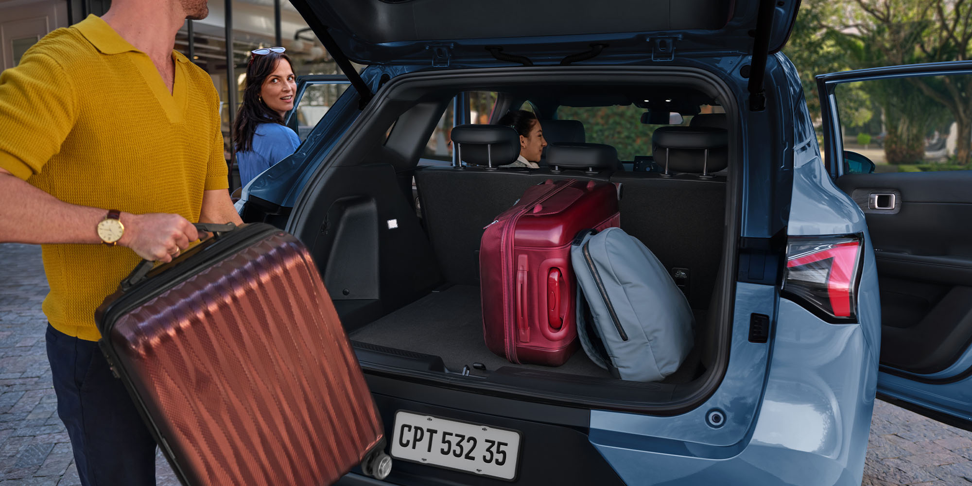 Baúl amplio de la Chevrolet Captiva PHEV con equipaje